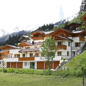 Modern In Hinterglemm With Garden Chalet